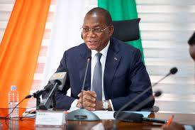 Urbanisation : le ministre Koné Bruno alerte sur les risques liés aux terrains non approuvés