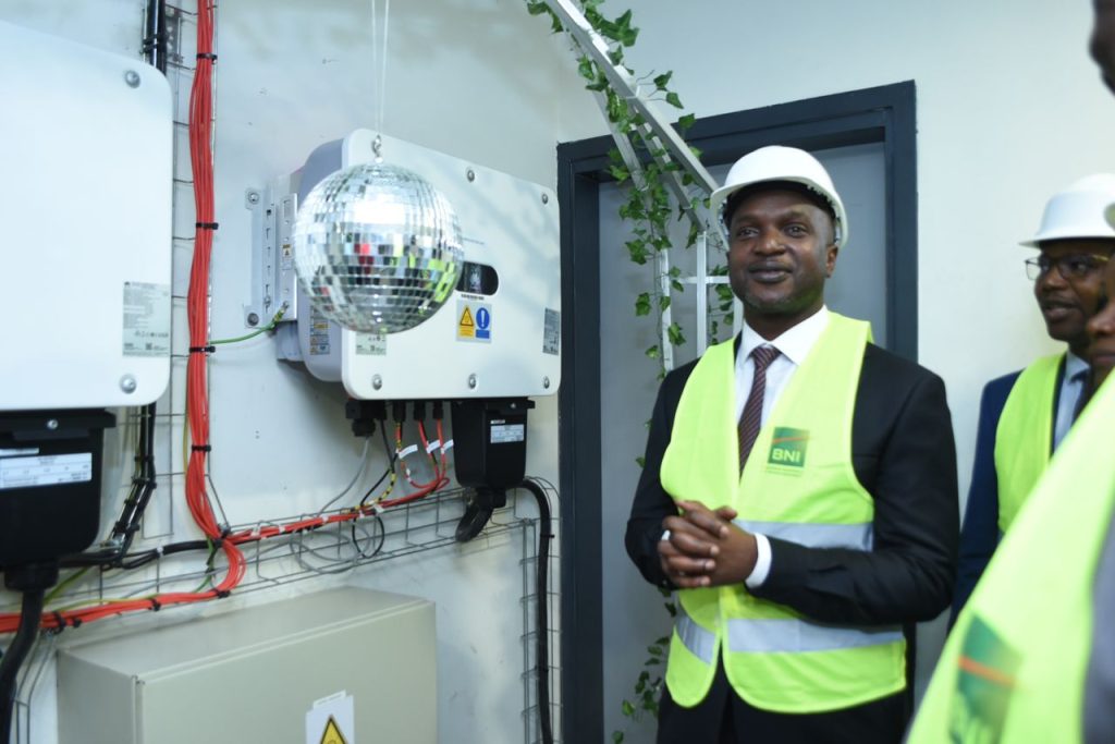 Transition énergétique : la BNI adopte l’énergie solaire sur trois sites pilotes pour réduire son empreinte carbone
