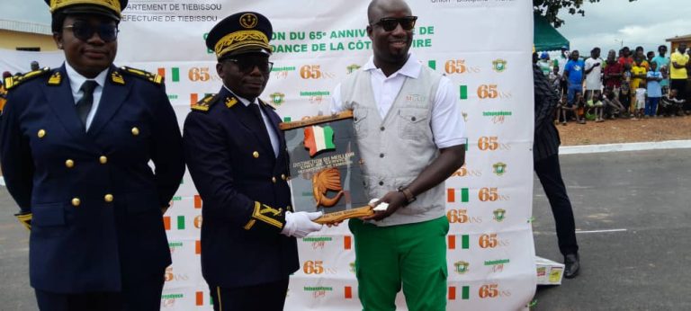Tiébissou : Kimou Yapo, Directeur départemental de la Construction, primé meilleur chef de service
