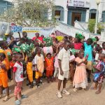L’ONG N’Klo Bakan illumine Noël de plus de 300 enfants démunis