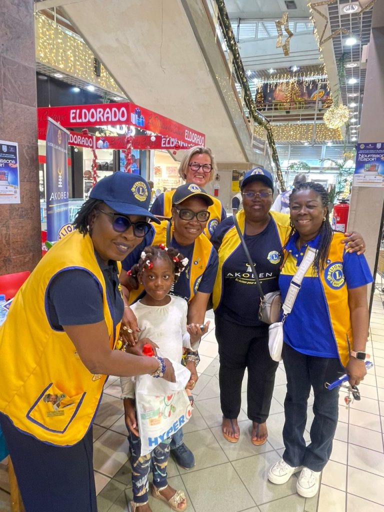 les Lions Club Abidjan Akoben et Leo Club Akofena