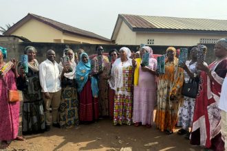 JIF 2026 : Yéo Brahima offre des pagnes aux femmes du RHDP d’Abobo N’Dotré