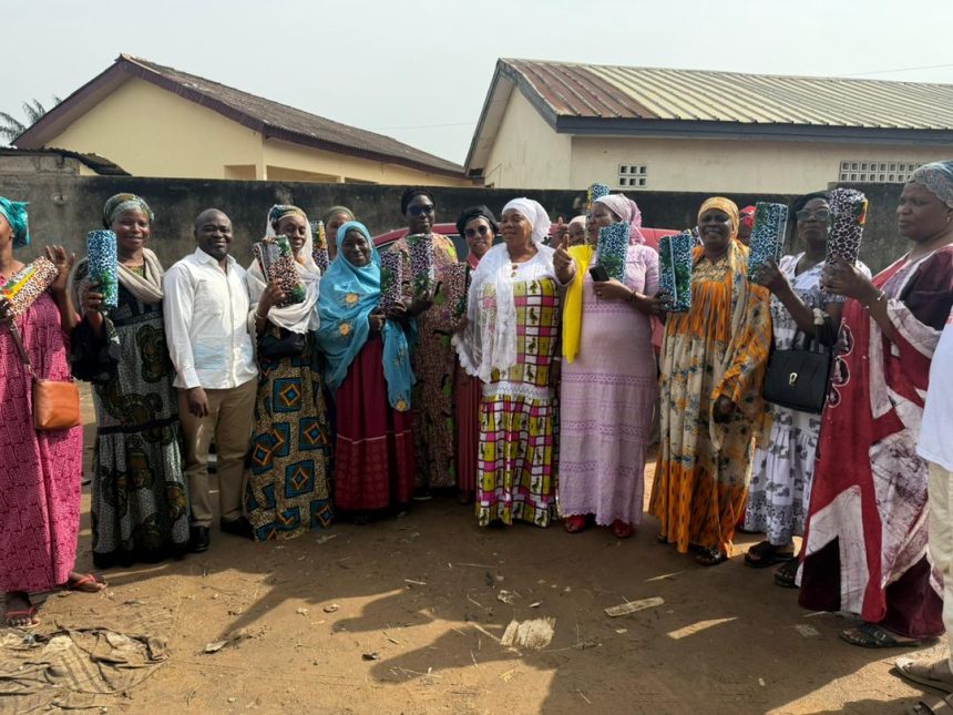 JIF 2026 : Yéo Brahima offre des pagnes aux femmes du RHDP d’Abobo N’Dotré