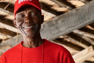 À près de 70 ans, le doyen des coursiers-partenaires Yango s’est imposé comme l’un des meilleurs