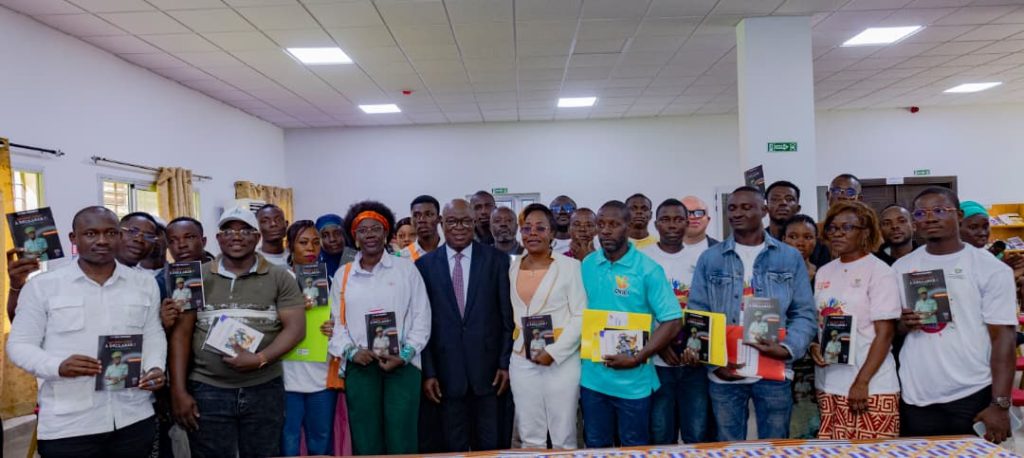 Autobiographie : le Général Issa Coulibaly ouvre son parcours à la jeunesse ivoirienne